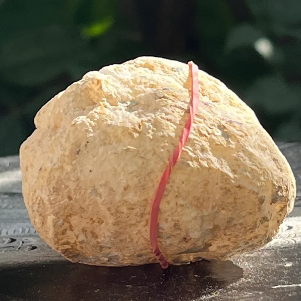 Bezbarwny model kryształu górskiego Geode kwarcowy 1