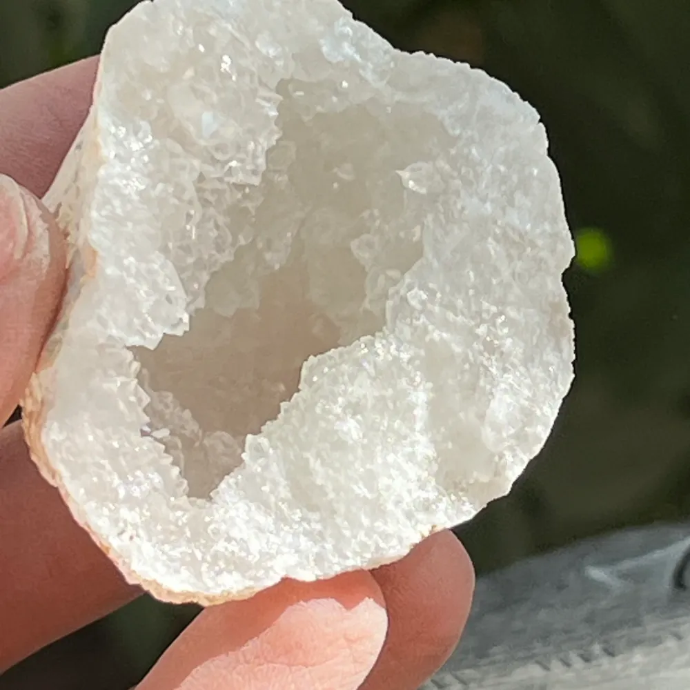 Bezbarwny model kryształu górskiego Quartz Geode 7