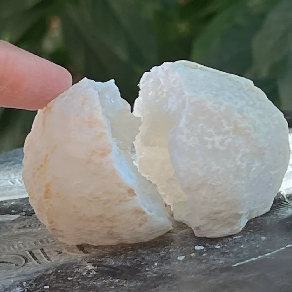 Bezbarwny model kryształu górskiego Quartz Geode 7