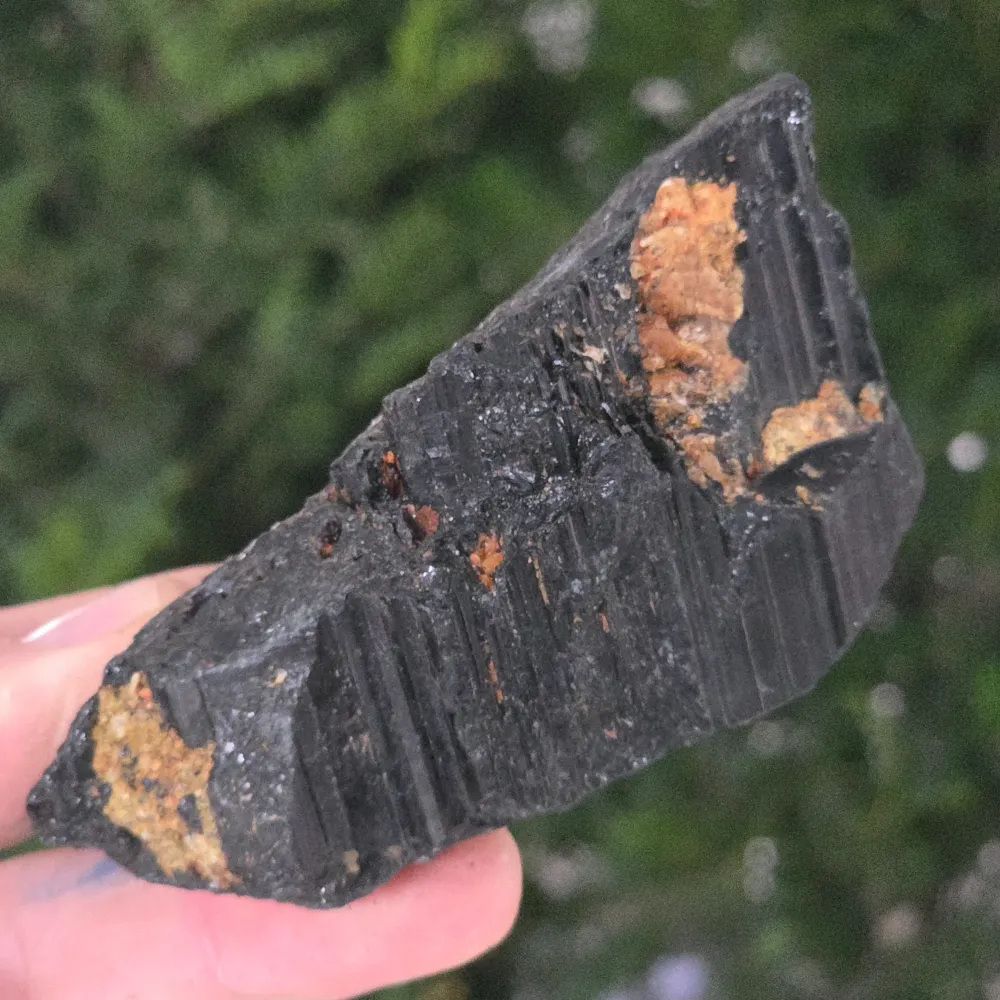 Black Tourmaline Gross Stone L1