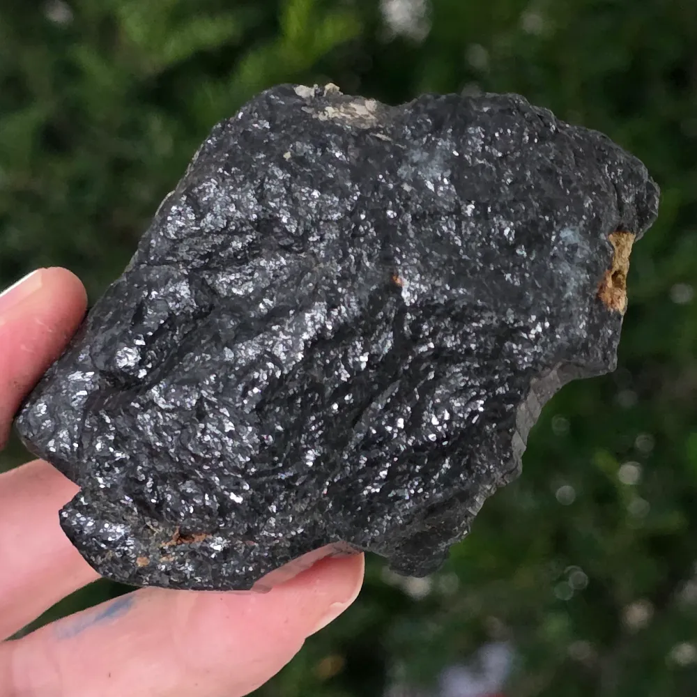 Black Tourmaline Gross Stone L1