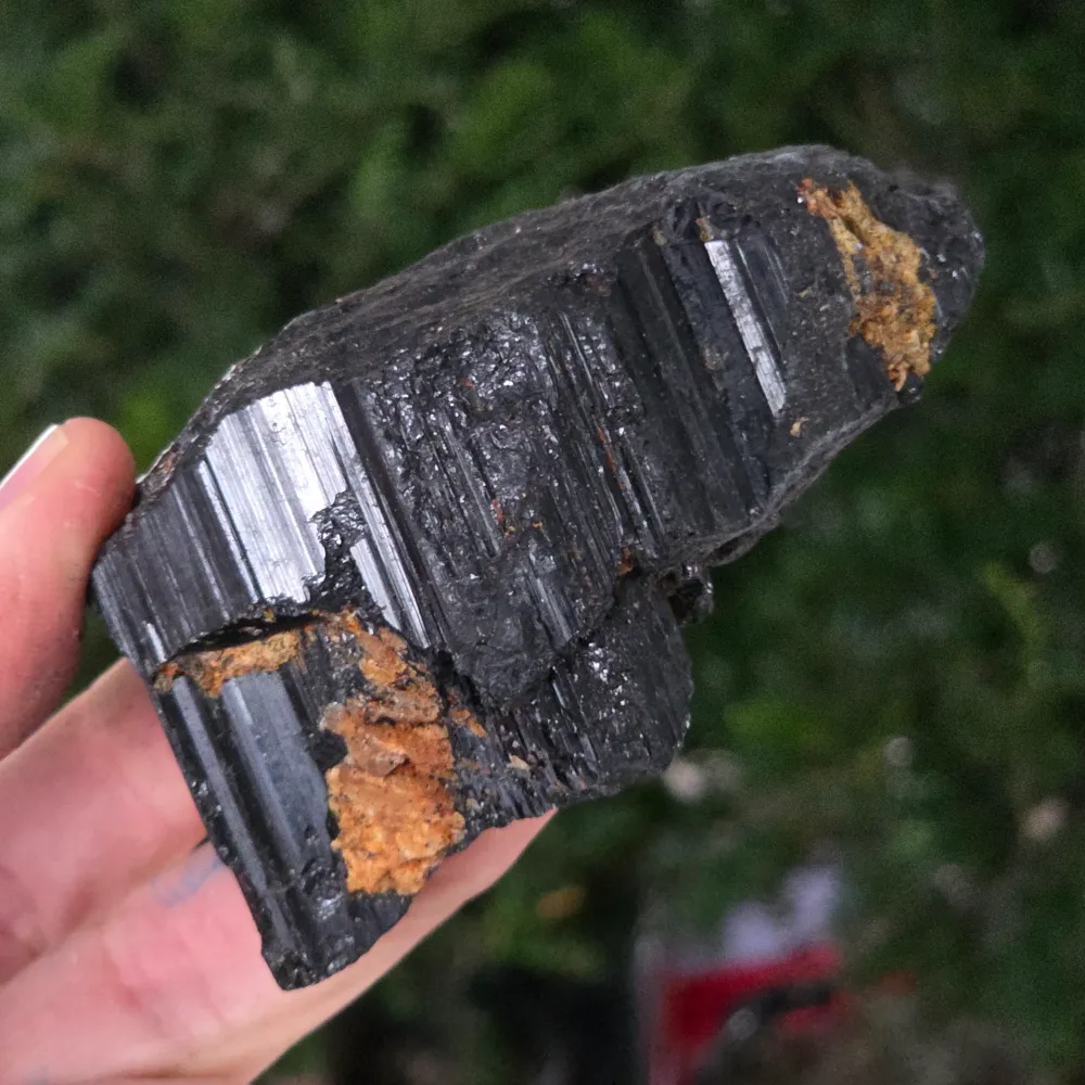 Black Tourmaline Gross Stone L1