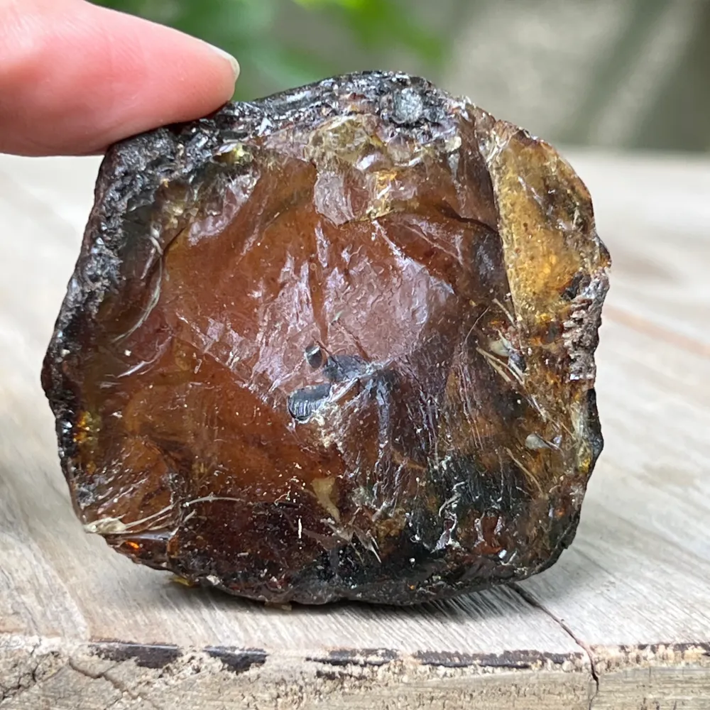 Bursztyn kopalny z Indonezji – żywica naturalna | Model 6