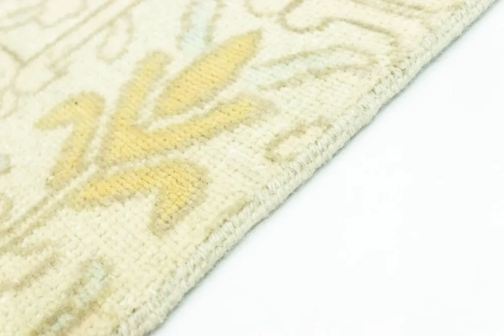 Designerski dywan kwadratowy - 63 x 60 cm - beżowy