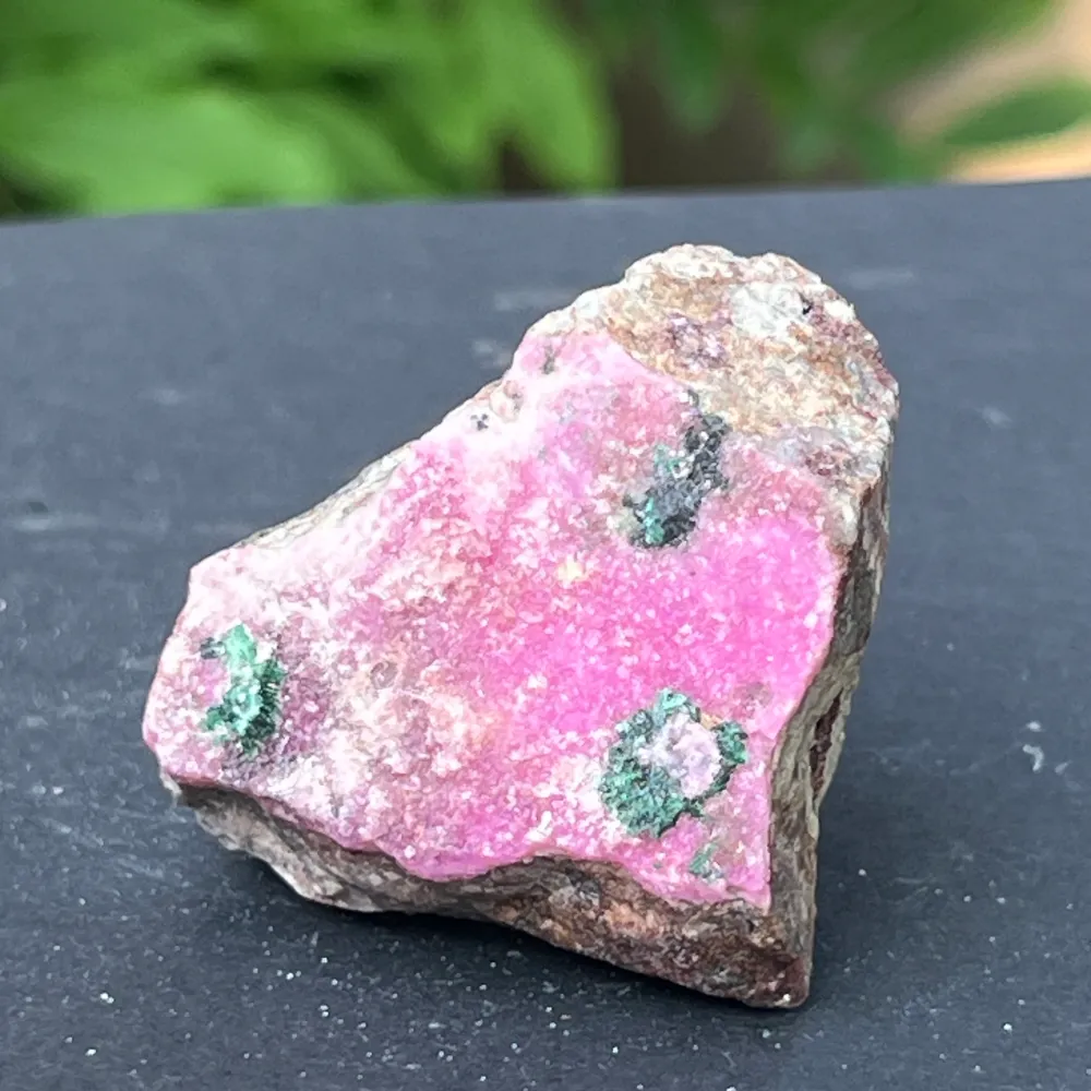 Dolomite różowy salrose wkłada kamień Malachit Brute M31