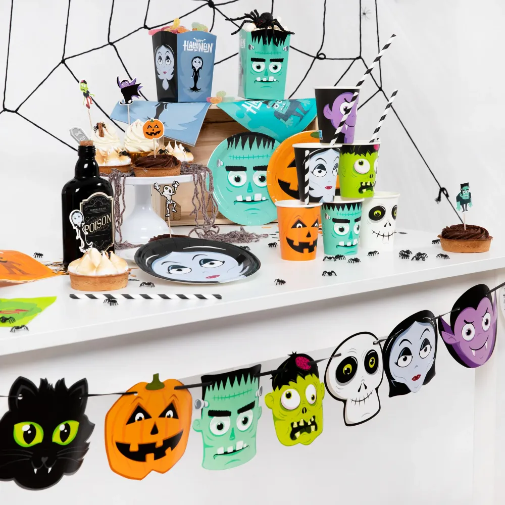 Girlanda Halloween Monsters z głowami 150cm