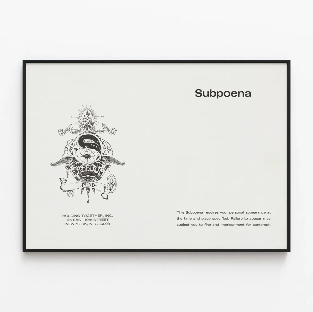 Minimalistyczny plakat Subpoena - Dekoracja ścienna z czarno-białym tekstem