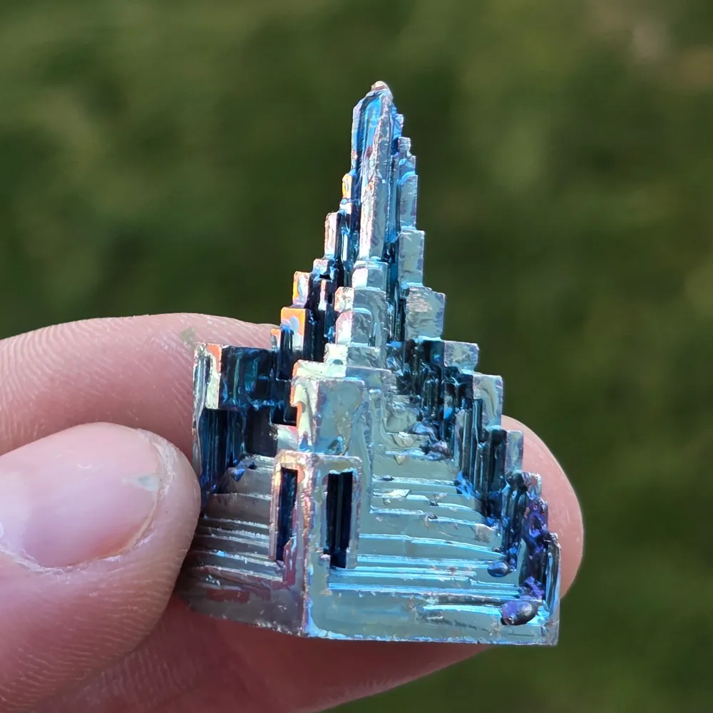 Model bizmutu 6