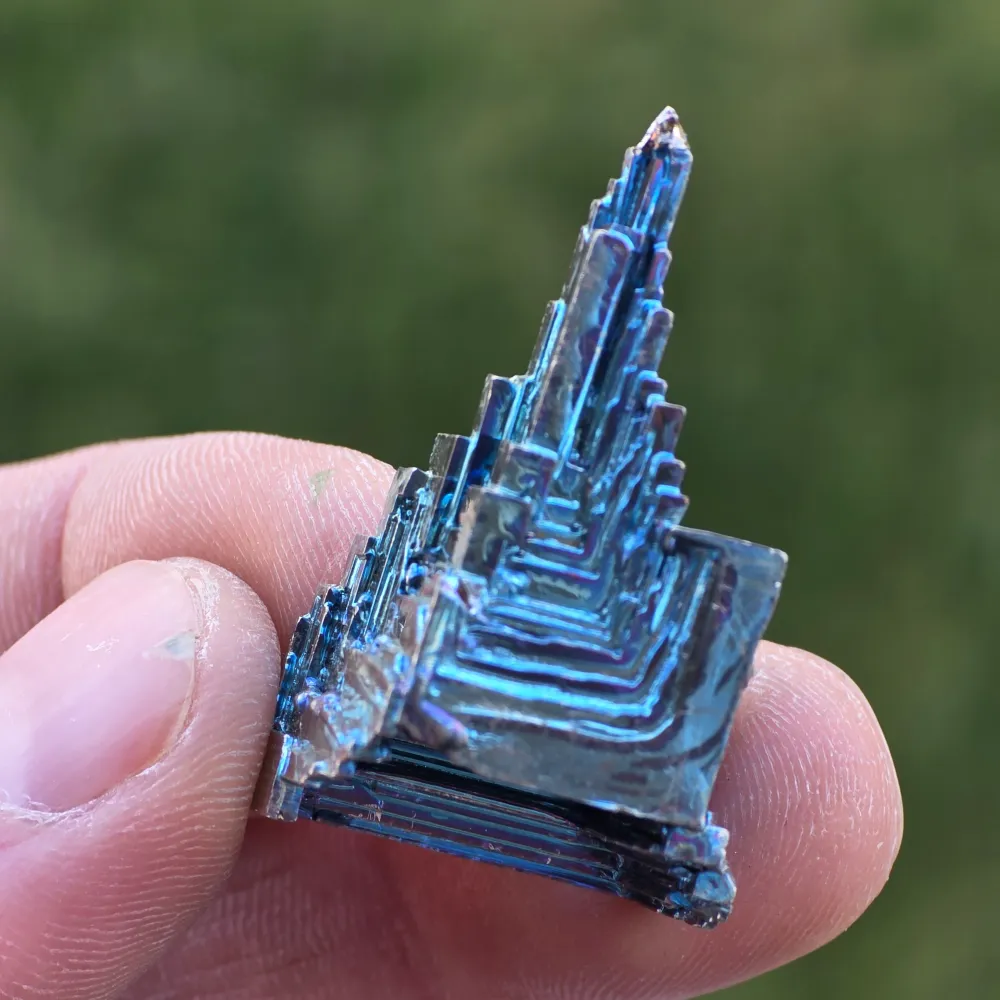 Model bizmutu 6