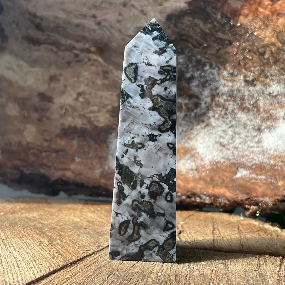 Model obelisku merlinitowego 1