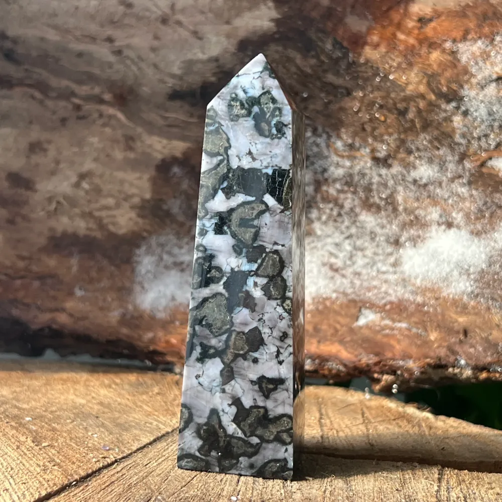 Model obelisku merlinitowego 1