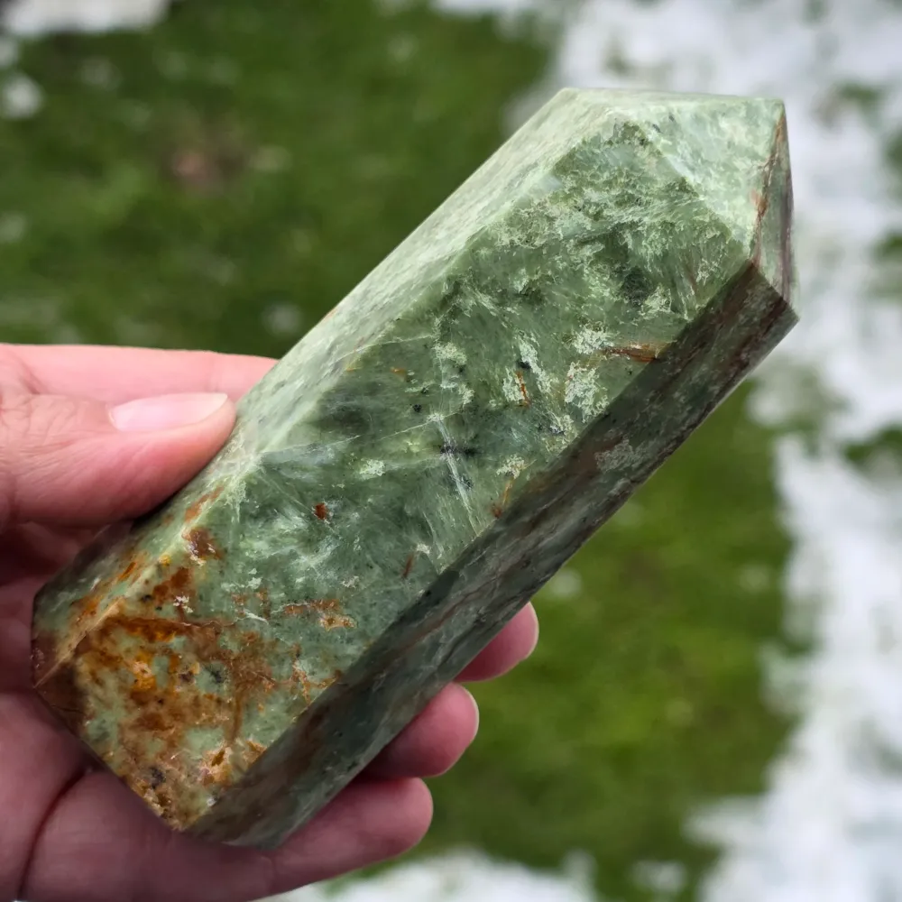 Obelisk z chryzoprazu z Madagaskaru | Model 3