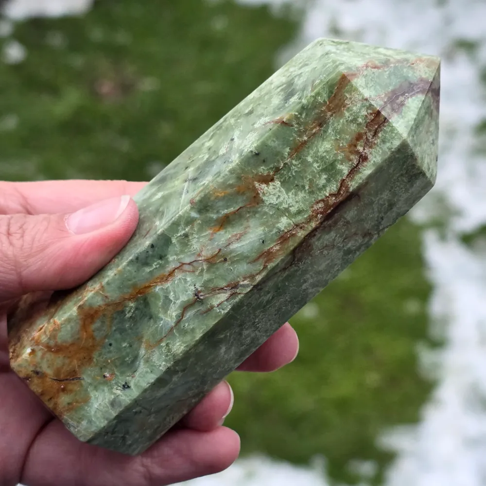 Obelisk z chryzoprazu z Madagaskaru | Model 3