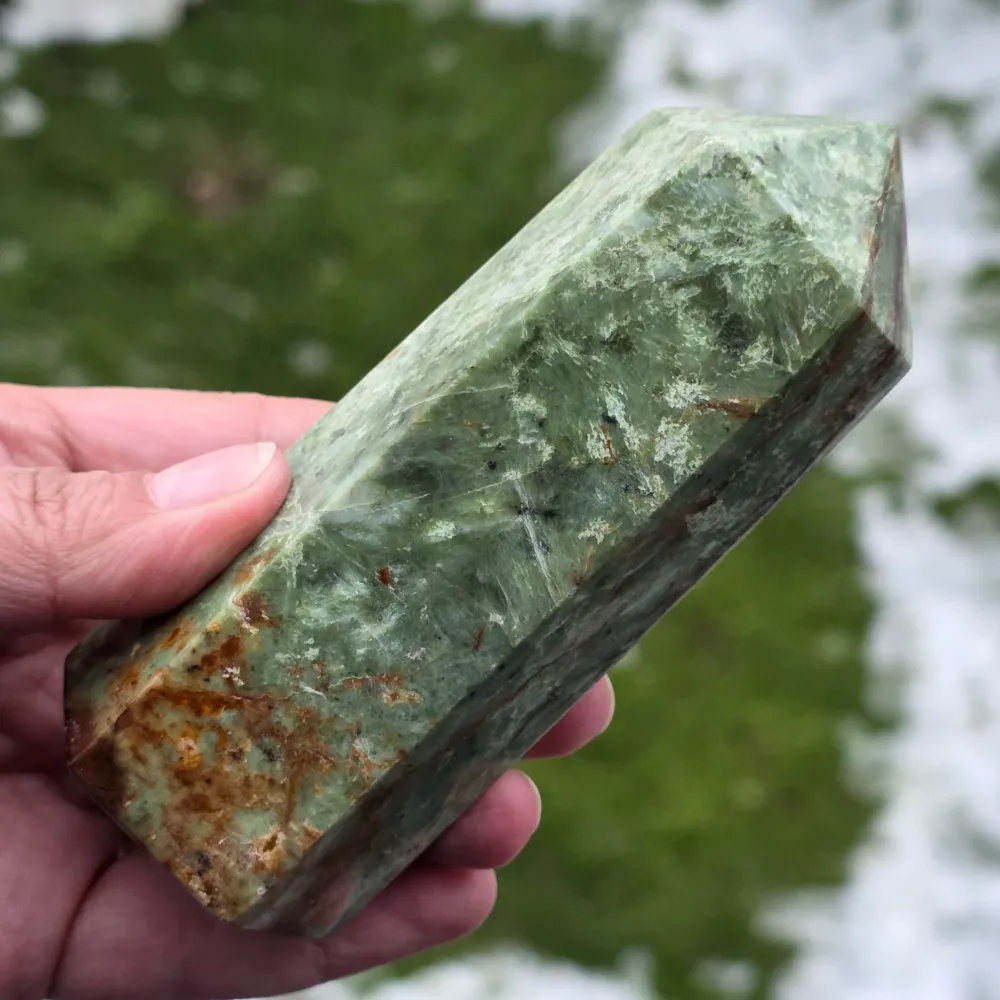 Obelisk z chryzoprazu z Madagaskaru | Model 3