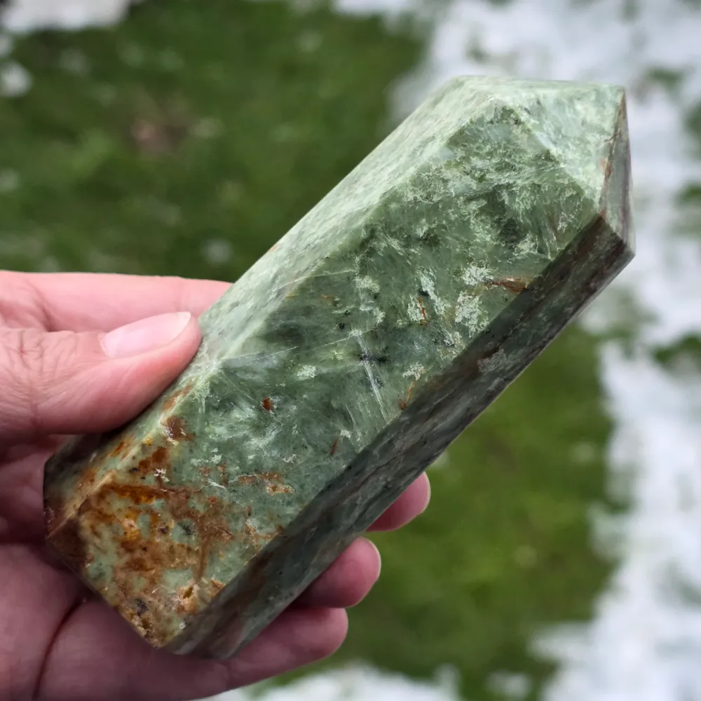 Obelisk z chryzoprazu z Madagaskaru | Model 3