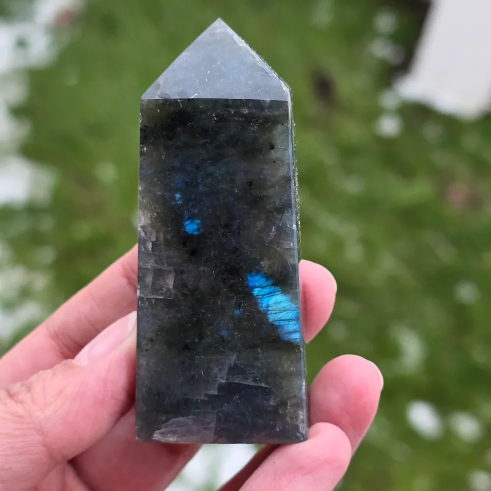 Obelisk labradorytów | Model 5