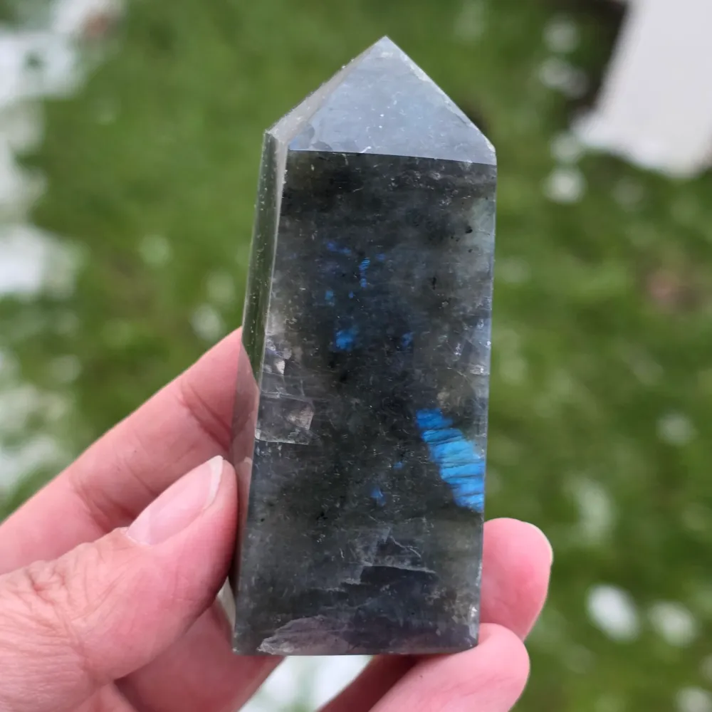 Obelisk labradorytów | Model 5