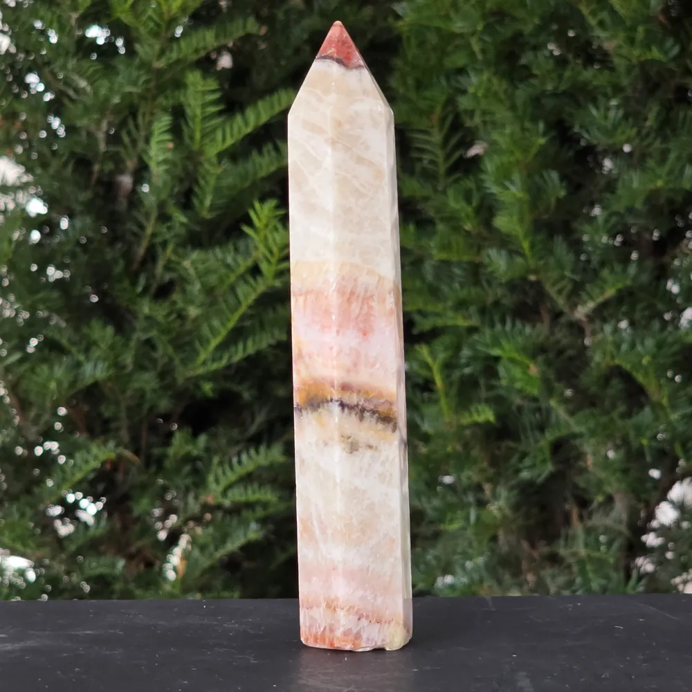Obelisk z pomarańczowego onyksu w paski | Model 2