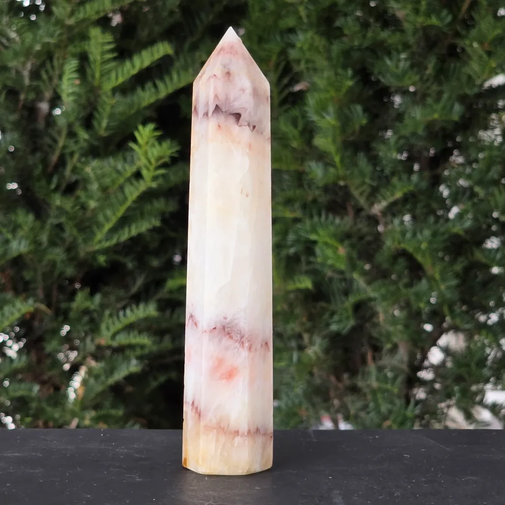 Obelisk z pomarańczowego onyksu w paski | Model 3