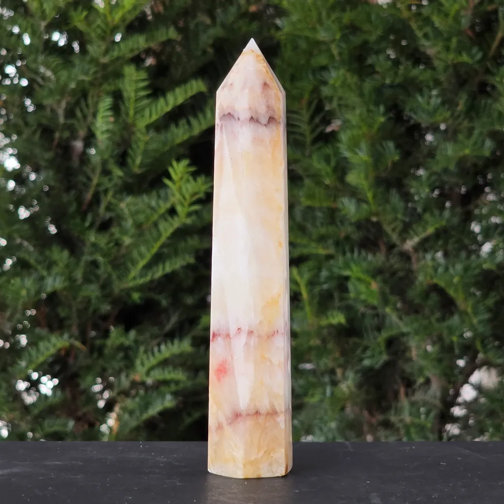 Obelisk z pomarańczowego onyksu w paski | Model 3