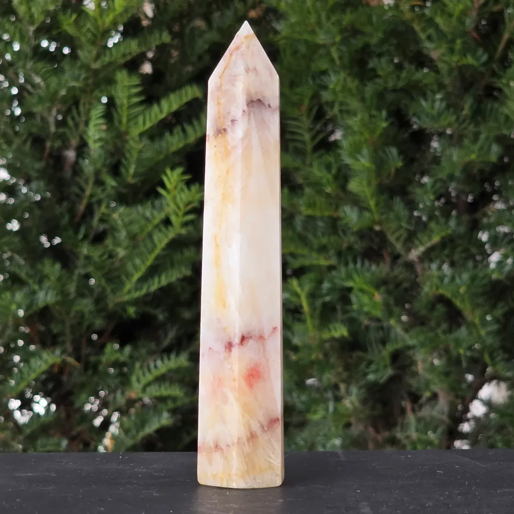 Obelisk z pomarańczowego onyksu w paski | Model 3
