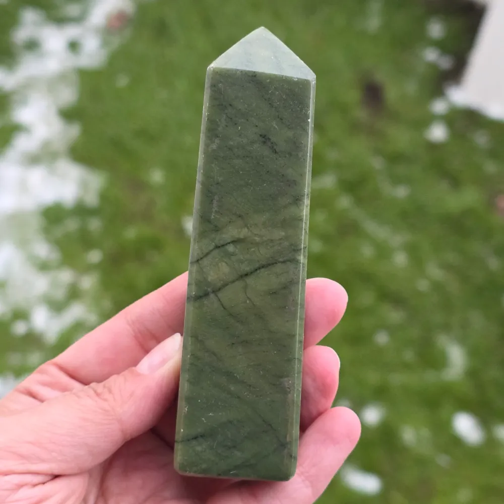 Obelisk z zielonego jadeitu, model nefrytu 1