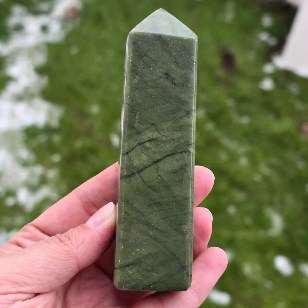 Obelisk z zielonego jadeitu, model nefrytu 1