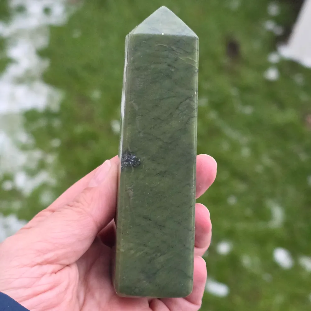 Obelisk z zielonego jadeitu, model nefrytu 1