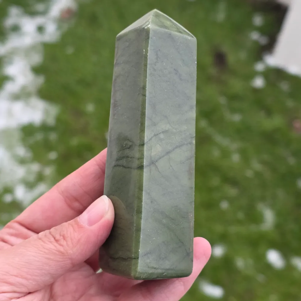 Obelisk z zielonego jadeitu, model nefrytu 1