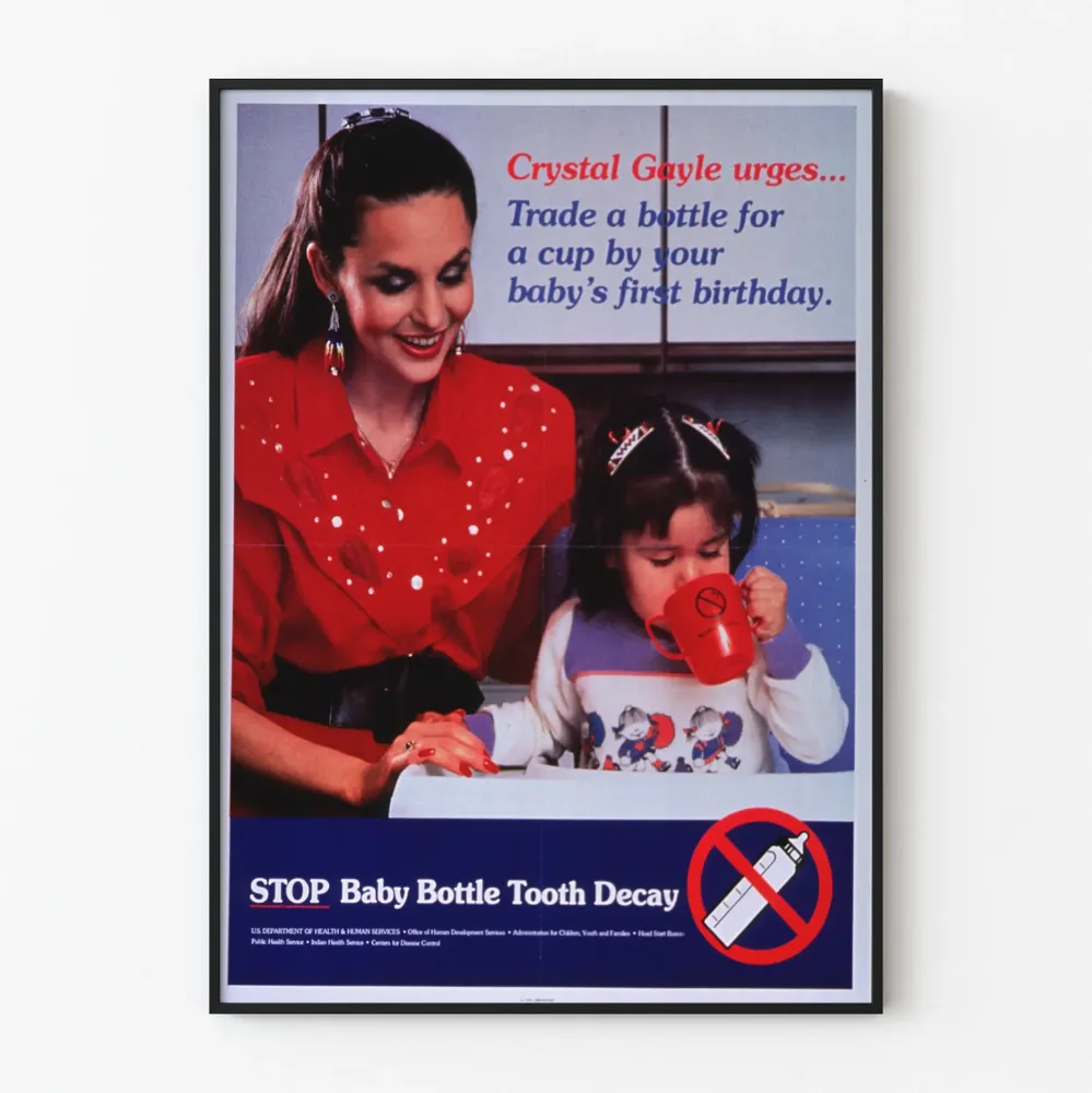 Plakat edukacyjny przeciw próchnicy związaną z butelką