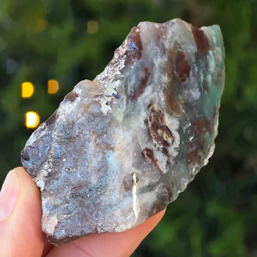 Surowa kamienna polista na licu chalcedonu z niebiesko-zielonym chromem z Zimbabwe | Model 3