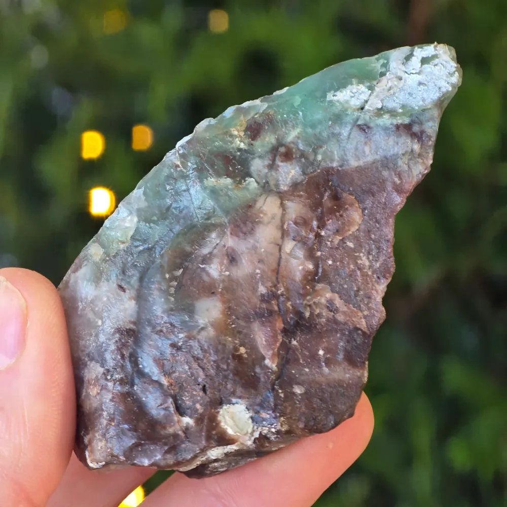 Surowa kamienna polista na licu chalcedonu z niebiesko-zielonym chromem z Zimbabwe | Model 3