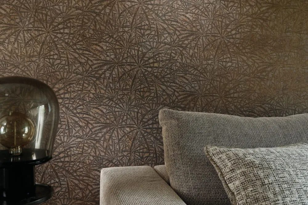 Tapeta strukturalna z motywem roślinnym liści palm PALMYRE - GRIS TAUPE taupe z szarym