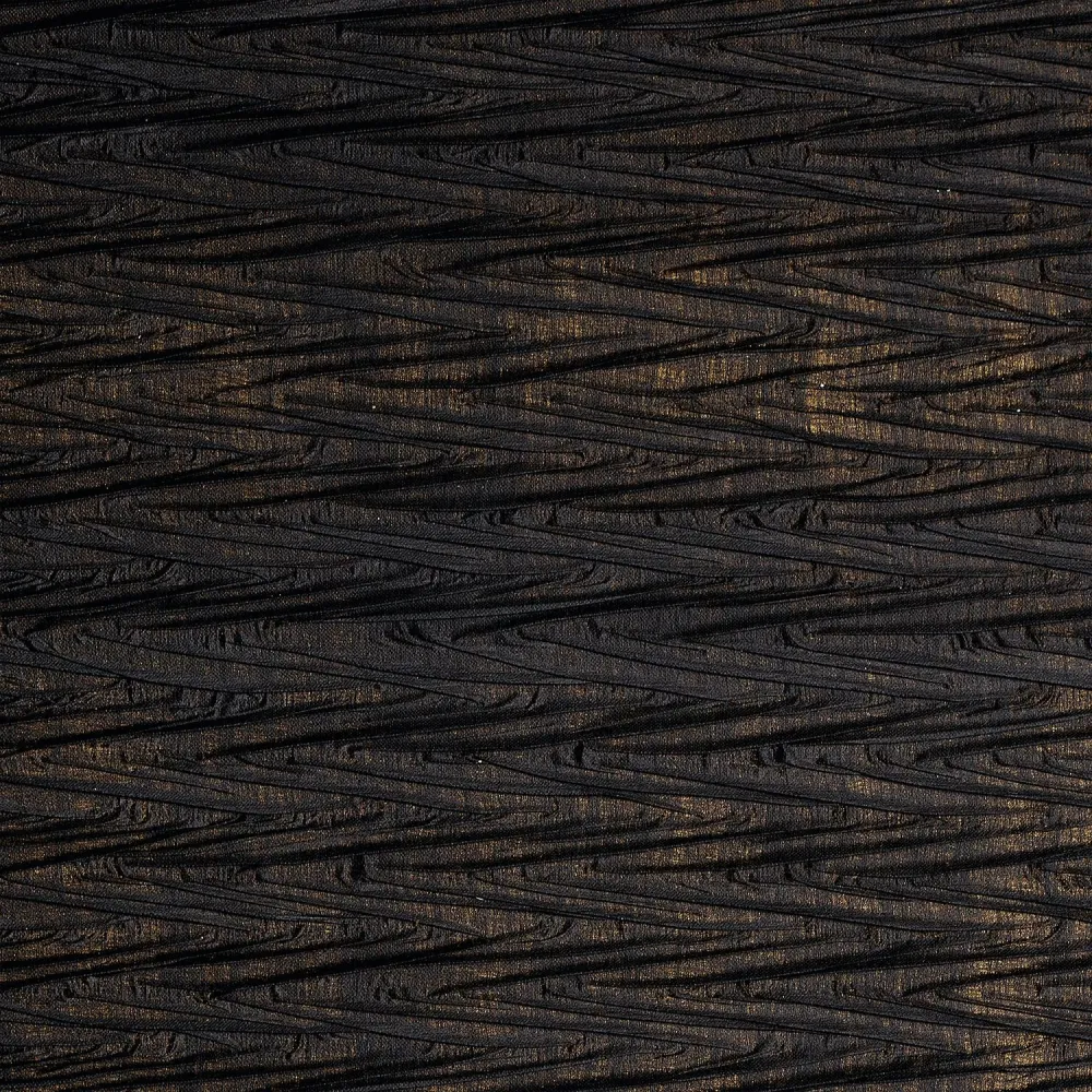 Tapeta tekstylna strukturalna metalizująca z motywem geometrycznym THÉIA czarny ze złotym
