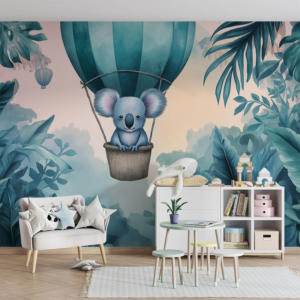 Tapety dla dzieci | Koala w balonie nad tropikalną dżunglą