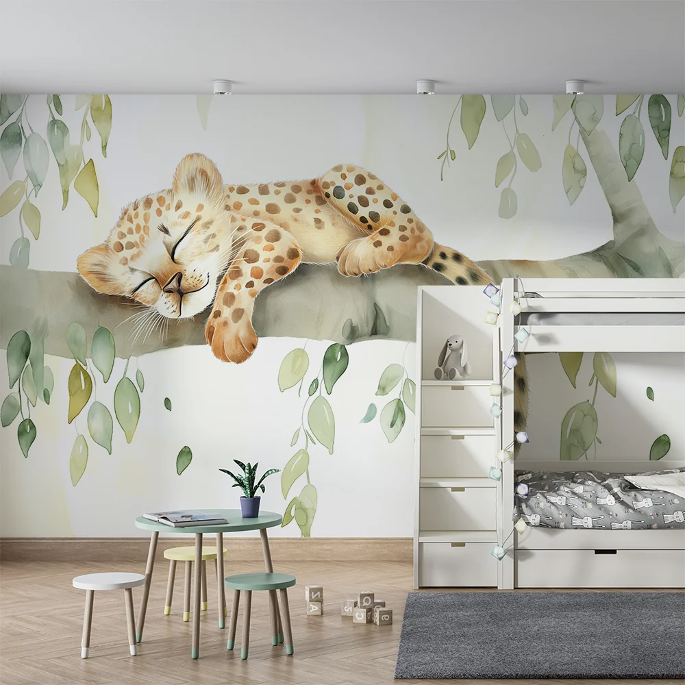 Tapety dla dzieci | Śpiący mały leopard na gałęzi z delikatnym liściem