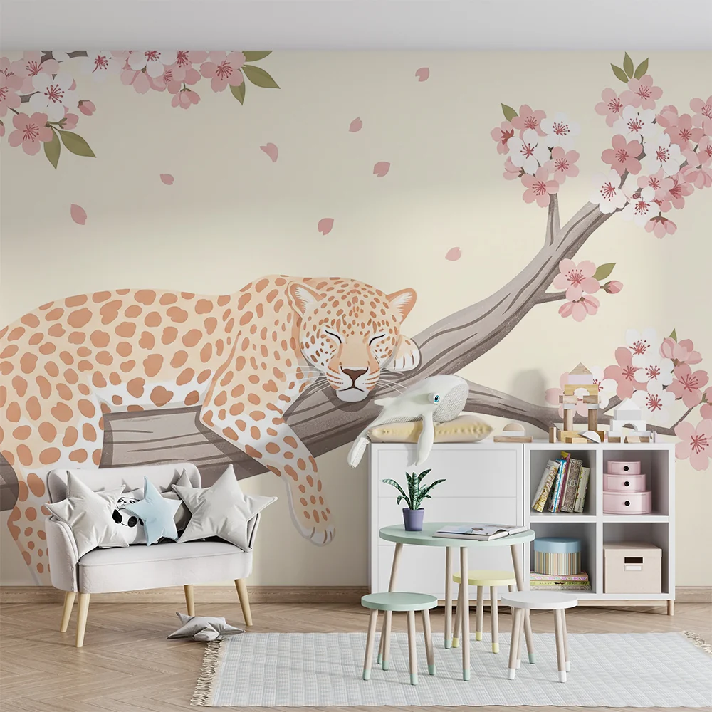 Tapety dla dzieci | Spokojny leopard pod kwitnącymi wiśniami