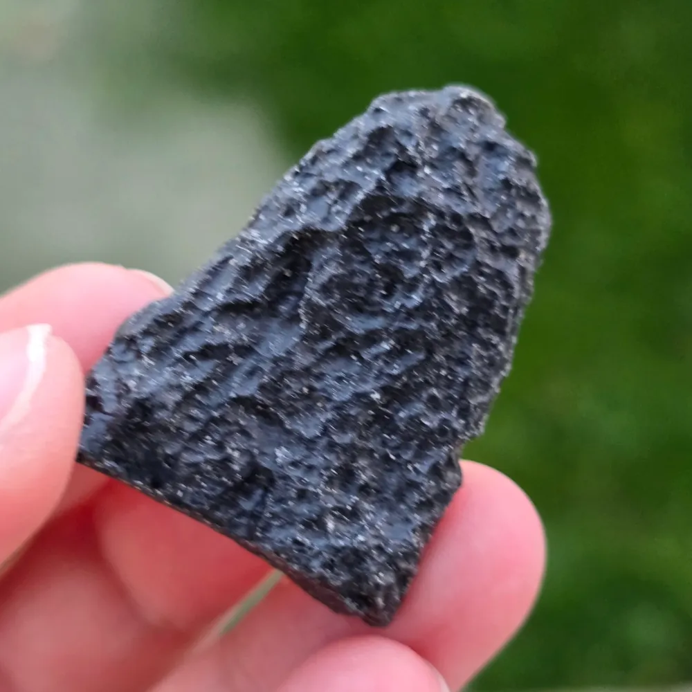 tektyt, nieobrobiony meteoryt kamienny, tektyt m12