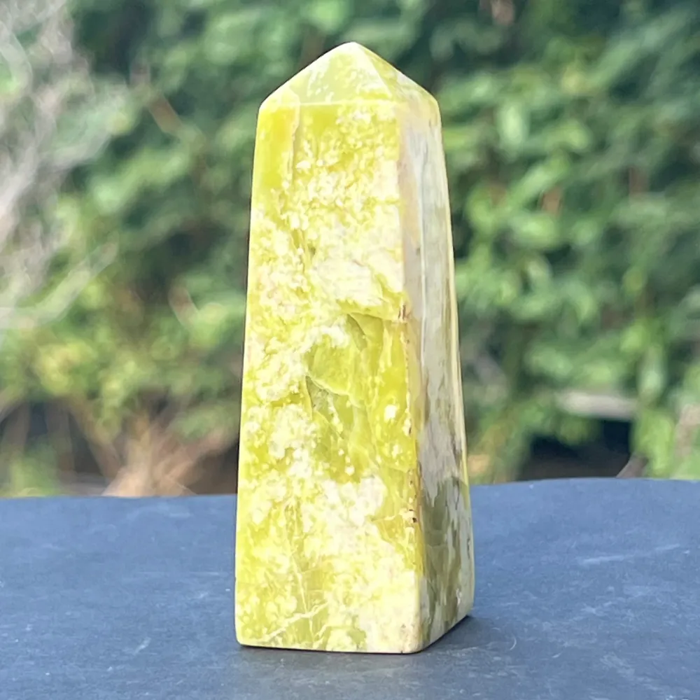 Tower/Obelisc serpentyn żółty 8,5 cm model 4