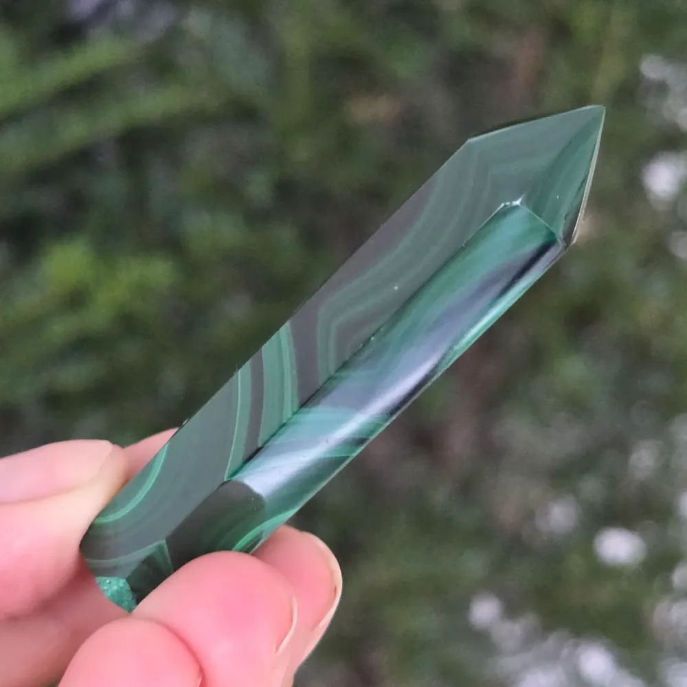Unikalny obelisk malachitowy | Modelka 9