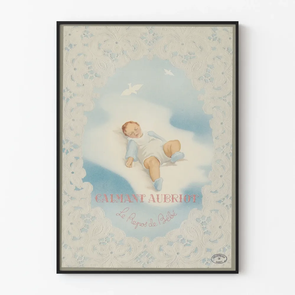 Vintage plakat z zasypiającym niemowlęciem w ramie z koronki