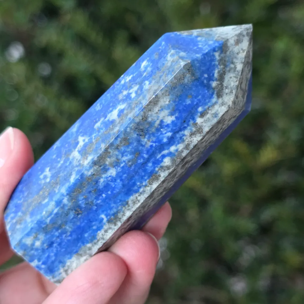 Wież/obelisk z lapis lazuli m28