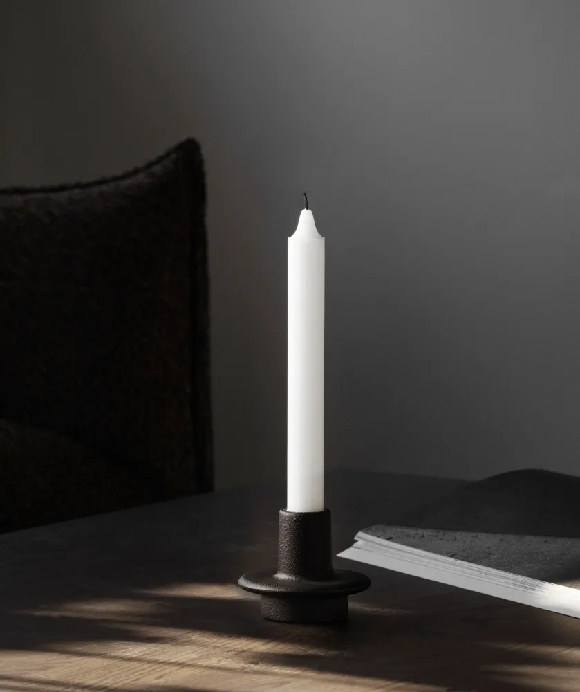 Świecznik HEIMA CANDLESTICK czarne żeliwo