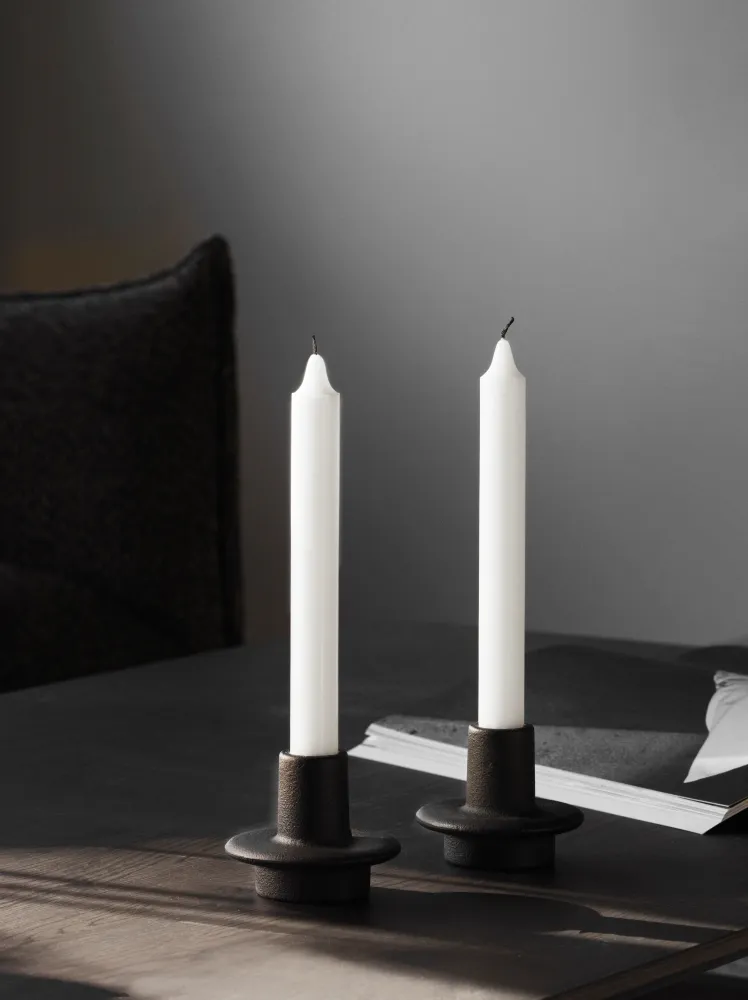 Świecznik HEIMA CANDLESTICK czarne żeliwo