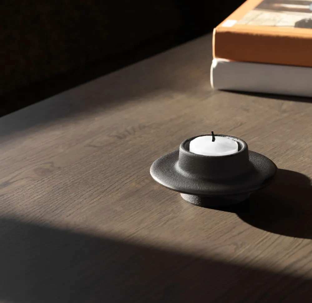 Świecznik HEIMA TEALIGHT czarne żeliwo