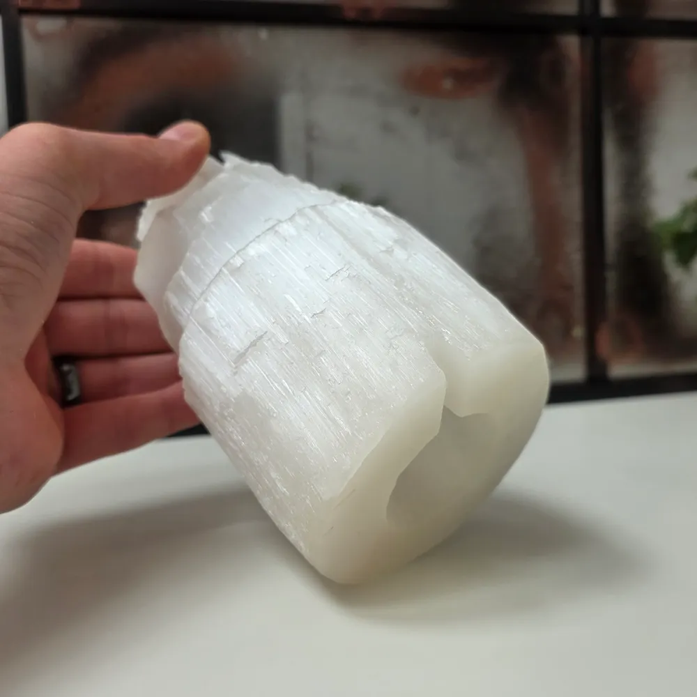Świecznik z selenitu Iceberg 15 cm