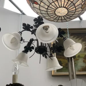 Żyrandol pięcioramienny, metaloplastyka, szkło