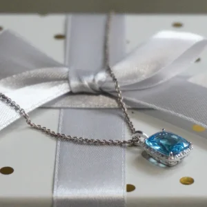 Zawieszka białe złoto, W. Kruk, topaz London Blue, waga 1,78 g